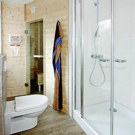 Σπίτι διακοπών Reetdachhaus Lotte Mit Sauna Und Kaminofen Am Yachthafen In *