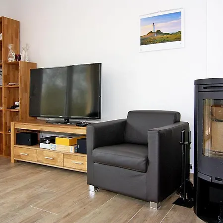 Reetdachhaus Lotte Mit Sauna Und Kaminofen Am Yachthafen In *