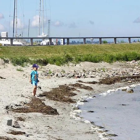 Nyaraló In Mit Meeresstrand Vieregge